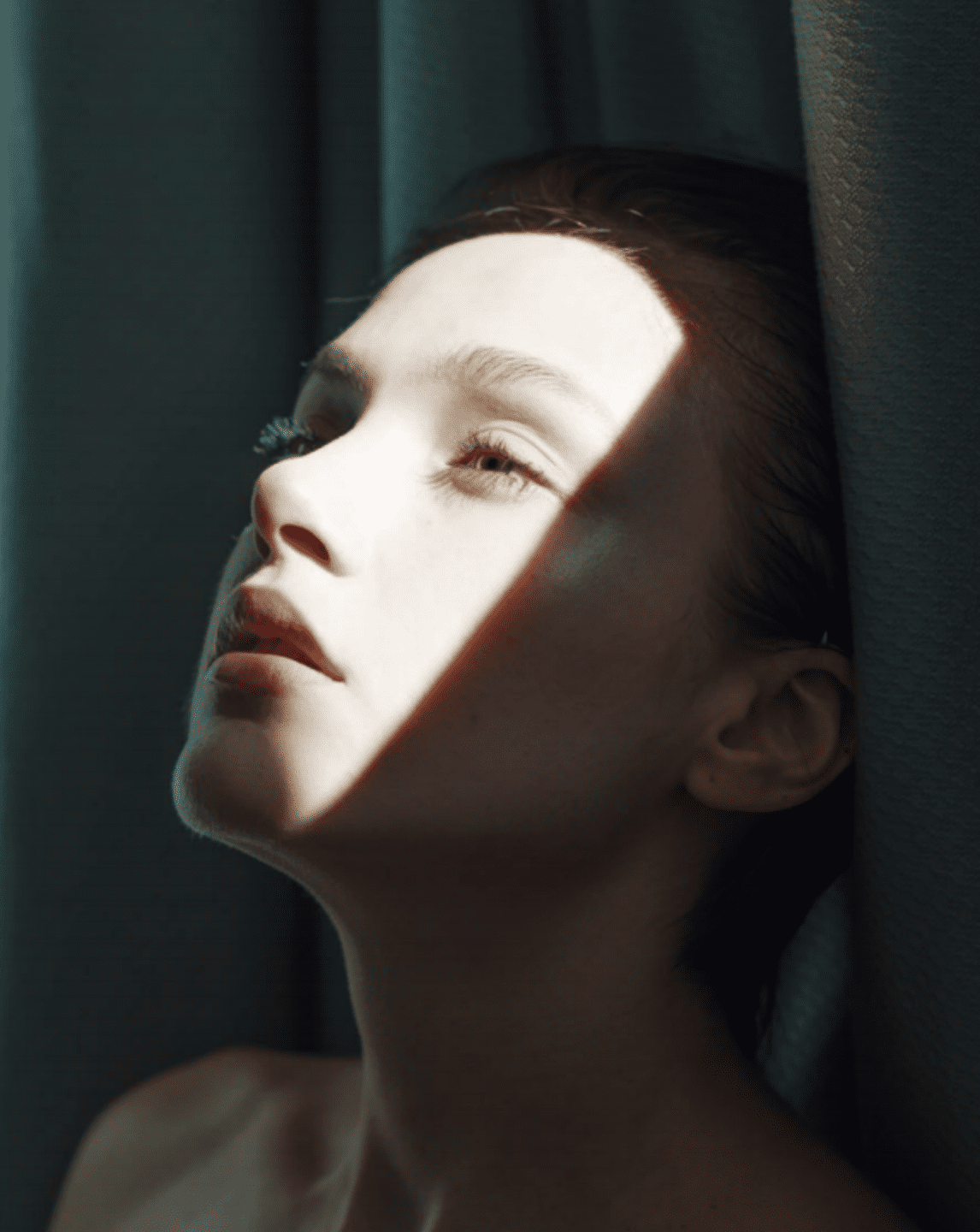 人像拍摄-光影下的女人