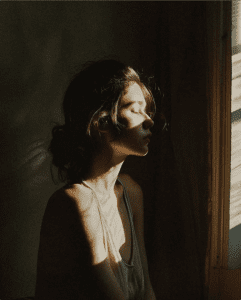 人像拍摄-光影下的女人